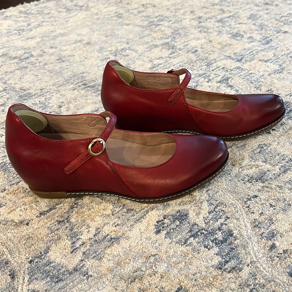 Dansko Loralie Red heeled Mary Jane 40 Gently Worn